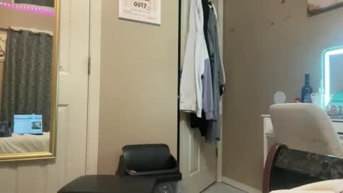 hottiewithabody101 online show from November 16, 2025, 8:09 am