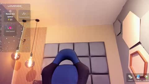  HOTTY online show from December 6, 2024, 5:44 pm