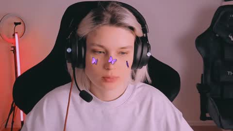 Snapshot of hottyblonds chatting on December 3, 2024, 5:12 pm Nessie and Jessie online show from December 3, 2024, 5:12 pm