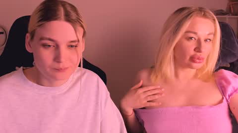 Snapshot of hottyblonds chatting on January 1, 2025, 9:20 pm Nessie and Jessie online show from January 1, 2025, 9:20 pm