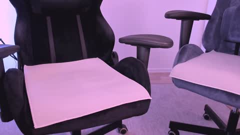 Snapshot of hottyblonds chatting on January 27, 2025, 5:26 pm Nessie and Jessie online show from January 27, 2025, 5:26 pm