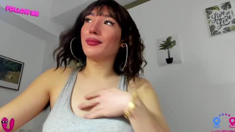 crishinahotty online show from December 2, 2024, 7:47 am