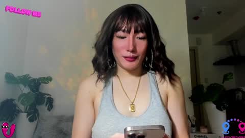 crishinahotty online show from February 3, 2025, 4:04 am