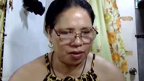 hottycrissy4u online show from June 4, 2026, 11:00 pm