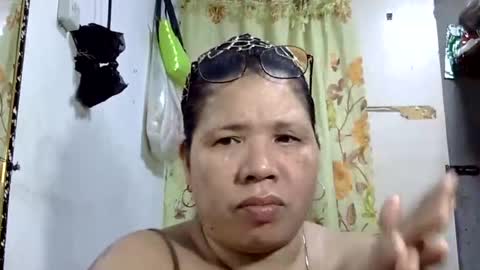 hottycrissy4u online show from June 14, 2026, 5:20 am