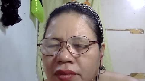 hottycrissy4u online show from June 17, 2026, 7:04 pm