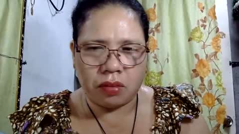 hottycrissy4u online show from July 19, 2026, 7:17 pm