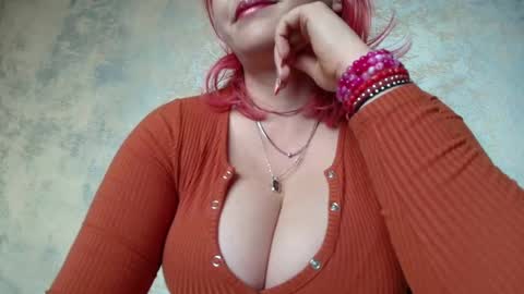 Snapshot of hotvany chatting on March 12, 2025, 1:40 pm Goddess of Luv online show from March 12, 2025, 1:40 pm