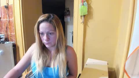 Snapshot of hotvicky26 chatting on November 3, 2025, 9:05 pm HotVicky26 online show from November 3, 2025, 9:05 pm