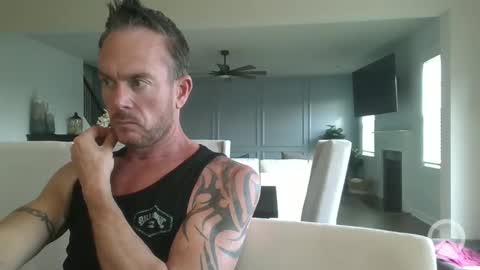 Hotwifehotlife01 online show from April 12, 2026, 9:09 pm