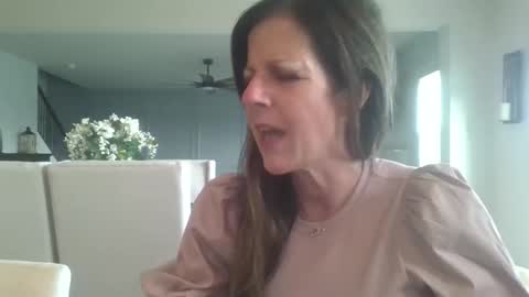 Hotwifehotlife01 online show from April 24, 2026, 10:23 pm