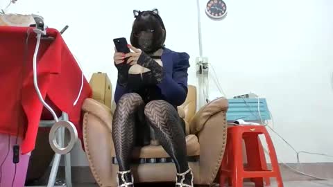Snapshot of hourg chatting on May 17, 2026, 1:14 am Slutty little female cat online show from May 17, 2026, 1:14 am