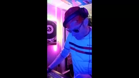 SeanPatrick online show from April 21, 2026, 2:51 am