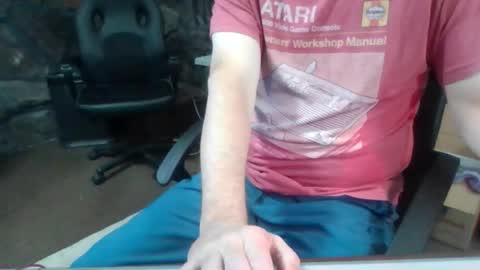 Snapshot of houstonbored chatting on November 17, 2025, 6:35 pm houstonbored online show from November 17, 2025, 6:35 pm