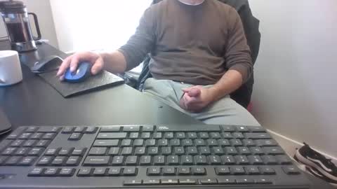 hoverday online show from November 6, 2025, 5:25 pm