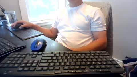 hoverday online show from July 28, 2026, 1:21 pm