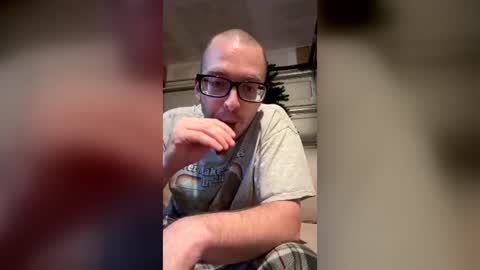 Snapshot of howistheweathermyfriend chatting on July 29, 2026, 8:23 am howistheweathermyfriend online show from July 29, 2026, 8:23 am