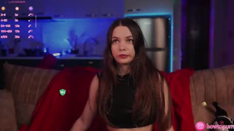 Mia online show from November 16, 2025, 5:29 pm