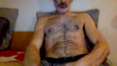 Snapshot of hry4youchat chatting on December 15, 2024, 1:24 am hry4youchat online show from December 15, 2024, 1:24 am