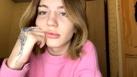 hsiuscherich online show from December 4, 2025, 12:36 pm