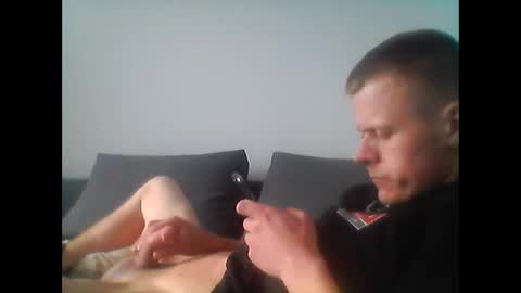 Snapshot of hubikush22 chatting on November 24, 2025, 2:39 pm hubikush22 online show from November 24, 2025, 2:39 pm