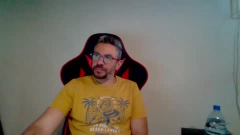 Snapshot of huge__cumshot chatting on April 12, 2026, 2:22 pm huge__cumshot online show from April 12, 2026, 2:22 pm