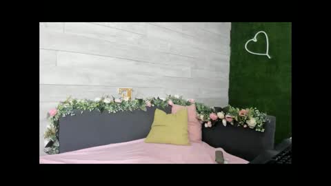 Erin online show from November 4, 2025, 3:16 am