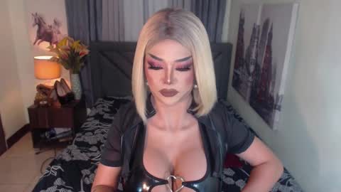 Snapshot of hugecockchristine chatting on January 12, 2025, 2:52 pm Christine online show from January 12, 2025, 2:52 pm