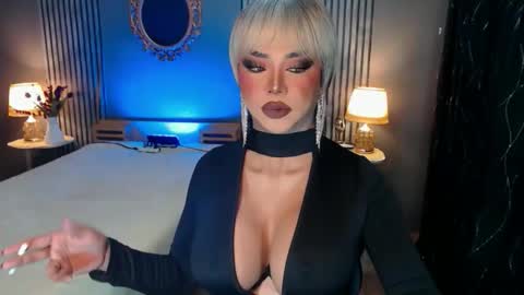 Snapshot of hugecockchristine chatting on October 20, 2025, 1:39 am Christine online show from October 20, 2025, 1:39 am