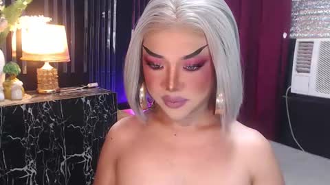 Snapshot of hugecockchristine chatting on July 19, 2026, 5:49 pm Christine online show from July 19, 2026, 5:49 pm