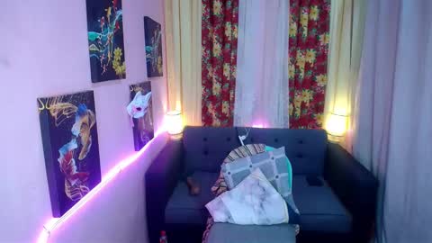 UrhotChristina online show from February 9, 2025, 11:36 am
