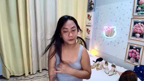 hugejuicyhotdog online show from October 10, 2025, 9:30 am