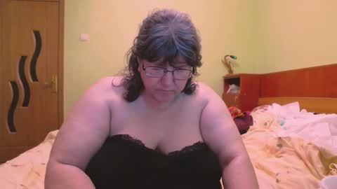 Snapshot of hugetitsxxx chatting on February 16, 2025, 11:59 pm HugeTitsXXX online show from February 16, 2025, 11:59 pm