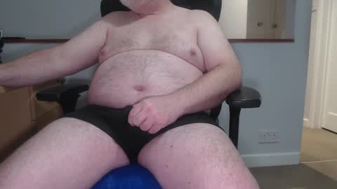 Snapshot of huggie_bear69 chatting on February 18, 2025, 7:10 am Huggie Bear online show from February 18, 2025, 7:10 am