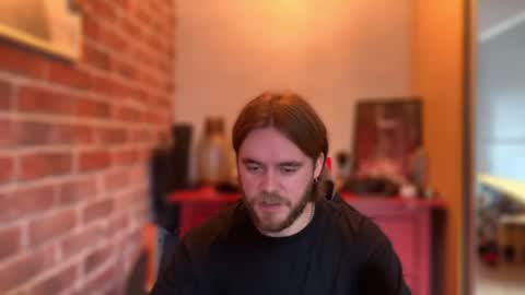 Snapshot of hugo__brad chatting on August 7, 2026, 10:06 am Hugo online show from August 7, 2026, 10:06 am