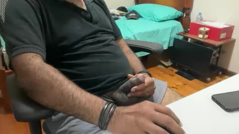 Snapshot of hugo_bulls chatting on February 21, 2026, 12:17 pm HunkyLover online show from February 21, 2026, 12:17 pm