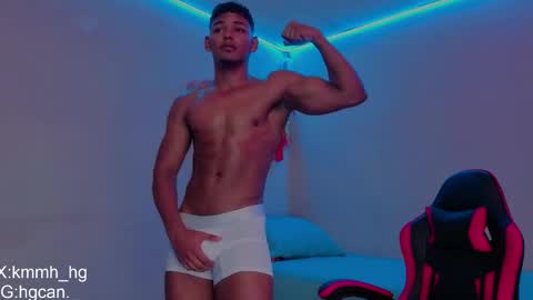Snapshot of hugo_cano chatting on June 6, 2026, 11:31 pm Hugo Cano online show from June 6, 2026, 11:31 pm