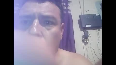 hugopaqui57 online show from February 12, 2025, 7:55 am