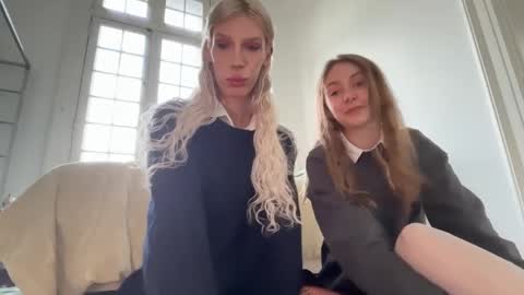 Alice help me reach 100 likes  online show from April 25, 2026, 2:25 pm