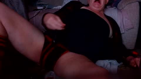 hungdaddyhorny online show from July 25, 2026, 11:24 pm