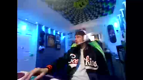 hungtxcock92 online show from October 12, 2025, 1:54 pm