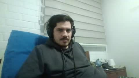 Snapshot of hungweeb chatting on May 7, 2026, 1:22 am Rod online show from May 7, 2026, 1:22 am