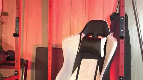 hunk_ryan online show from October 8, 2025, 12:36 pm