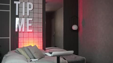 hunk_ryan online show from December 16, 2025, 1:05 pm