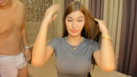 hunkhomerontop online show from April 21, 2026, 9:26 am