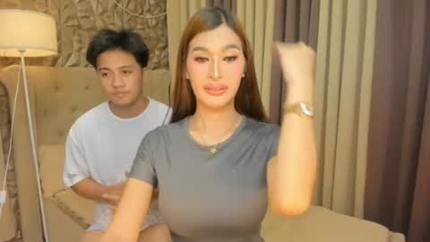hunkhomerontop online show from June 25, 2026, 8:41 am