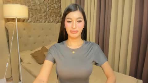 hunkhomerontop online show from July 28, 2026, 8:43 am