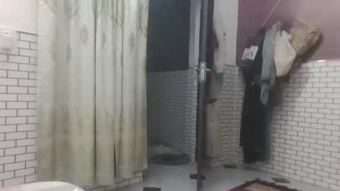 hunkster102 online show from March 25, 2026, 1:39 pm