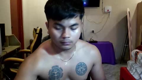 Snapshot of hunkyzeus chatting on April 23, 2026, 7:30 am hunkyzeus online show from April 23, 2026, 7:30 am