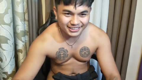 Snapshot of hunkyzeus chatting on May 26, 2026, 4:36 pm hunkyzeus online show from May 26, 2026, 4:36 pm
